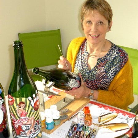 SYLVIE VALOT Peinture sur bouteille - CHARLY SUR MARNE SYLVIE VALOT Peinture sur bouteille - CHARLY SUR MARNE